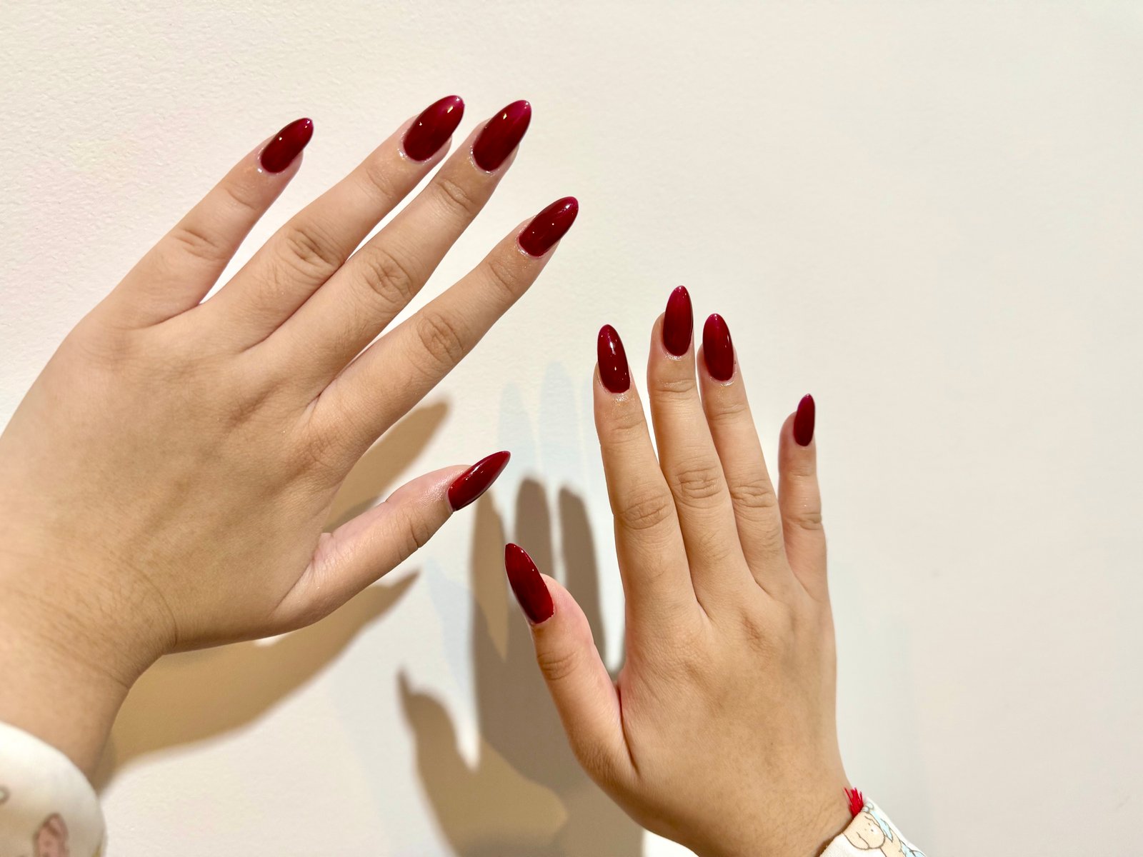 Yi nails